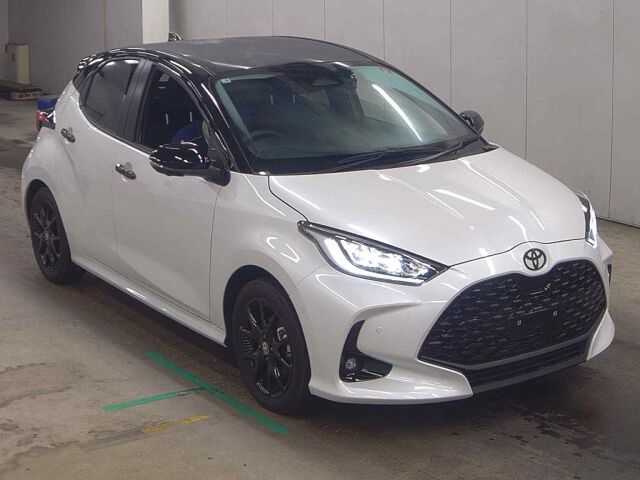 2025 Toyota Yaris HV Zウルバーノ Japan auction vehicle