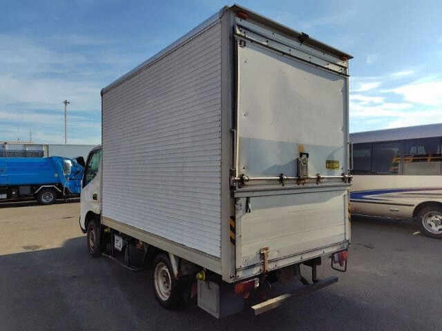 2008 Toyota Dyna パネルバン 4WD auction photo 2