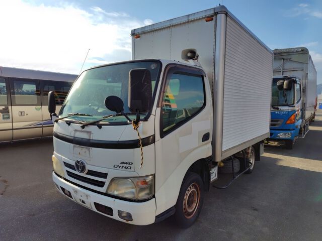 2008 Toyota Dyna パネルバン 4WD auction photo 4