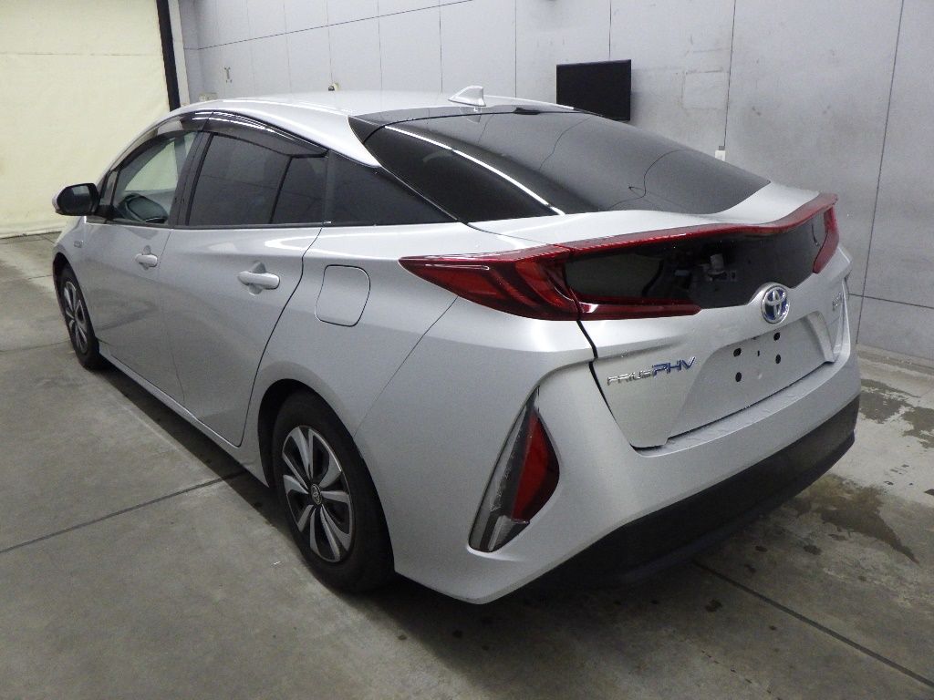 2017 Toyota Prius PHV Sナビパッケージ auction photo 5