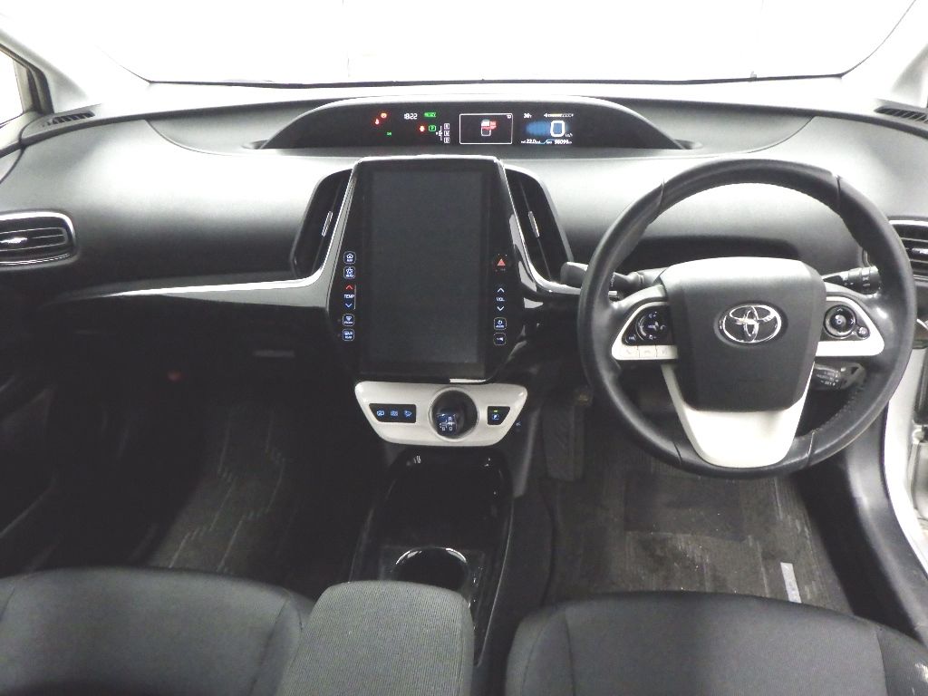 2017 Toyota Prius PHV Sナビパッケージ auction photo 3