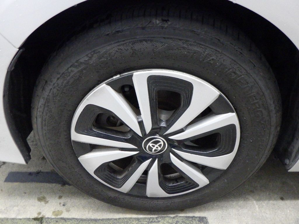 2017 Toyota Prius PHV Sナビパッケージ auction photo 14