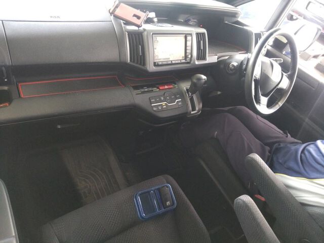 2012 Honda Stepwgn Z HDDナビED auction photo 3