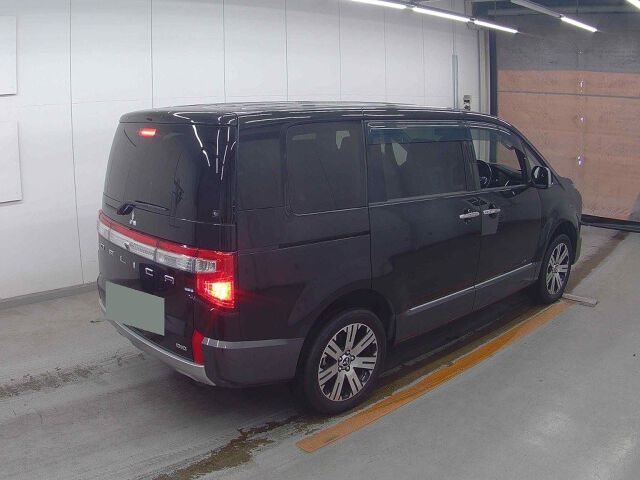 2020 Mitsubishi Delica D:5 P 4WD auction photo 5