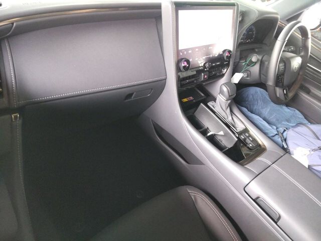 2025 Toyota Alphard Z auction photo 3