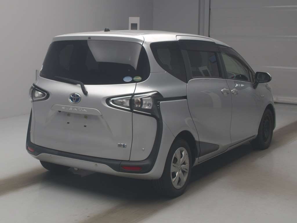 2019 Toyota Sienta Hybrid X auction photo 2