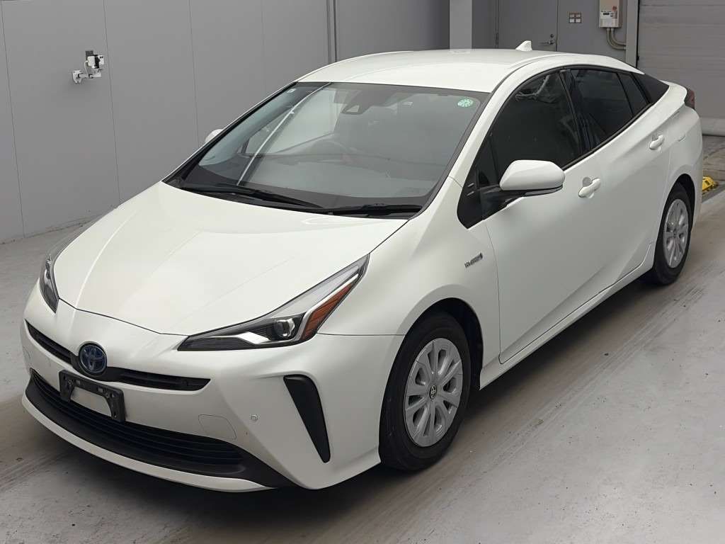 Japan Auction Vehicles 4 2020 Toyota Prius S auction photo
