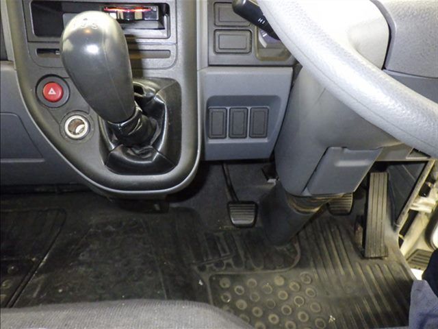 2006 Mitsubishi Fuso Canter バン auction photo 8