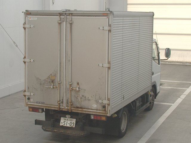 2006 Mitsubishi Fuso Canter バン auction photo 2