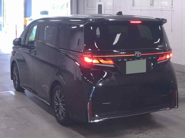 2025 Toyota Vellfire Z Premier auction photo 2