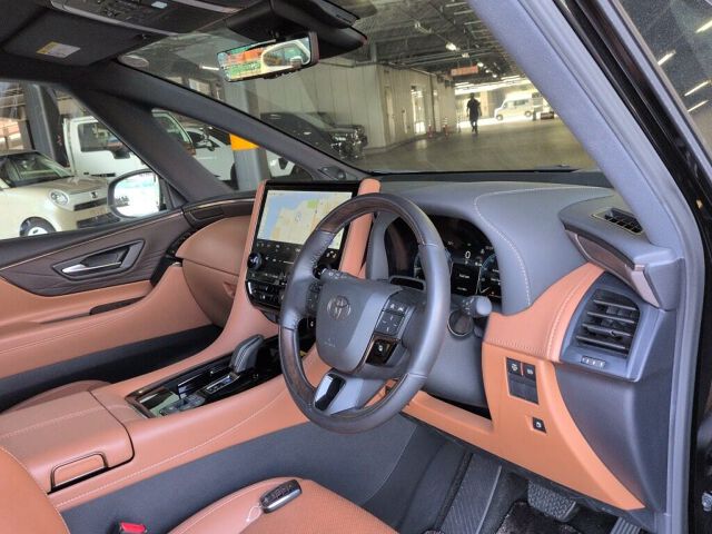 2025 Toyota Vellfire Z Premier auction photo 3
