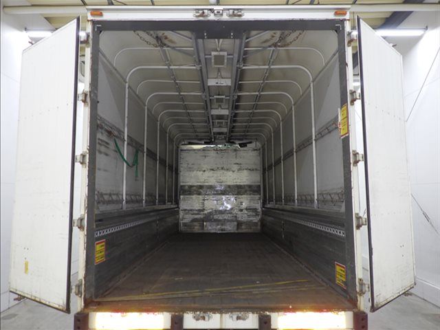 2013 Isuzu Forward Wing auction photo 4