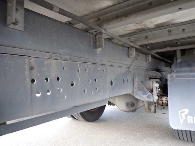 2021 Isuzu Elf 2.95t refrigerated/freezer truck, 3°C auction photo 6