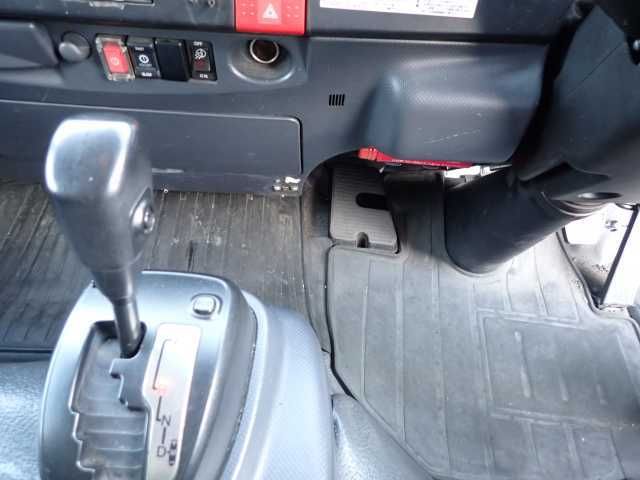 2021 Isuzu Elf 2.95t refrigerated/freezer truck, 3°C auction photo 11