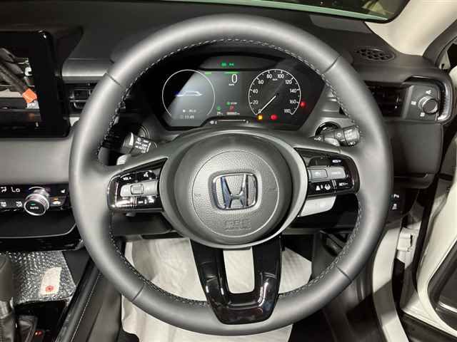 2026 Honda Vezel eHEV Z auction photo 3