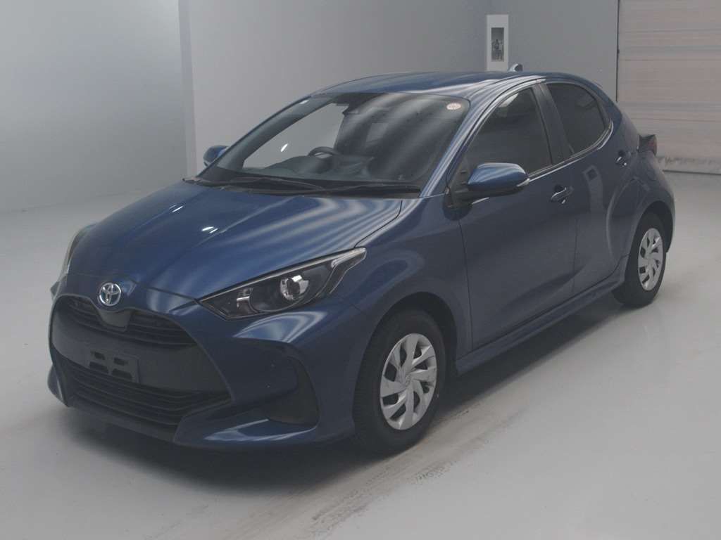Japan Auction Vehicles 4 2021 Toyota Yaris Hybrid X auction photo