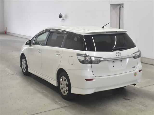 2017 Toyota Wish 1.8X auction photo 2