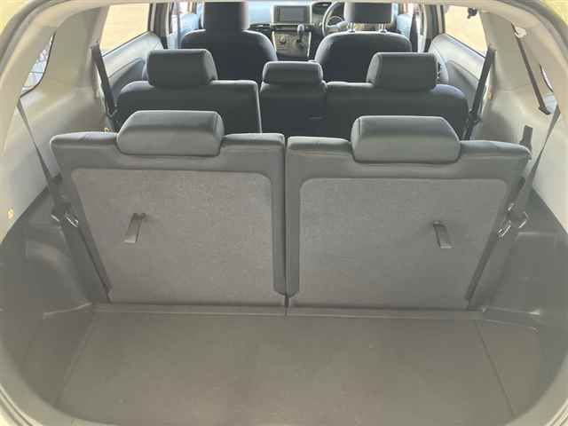 2017 Toyota Wish 1.8X auction photo 9