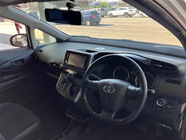 2017 Toyota Wish 1.8X auction photo 3