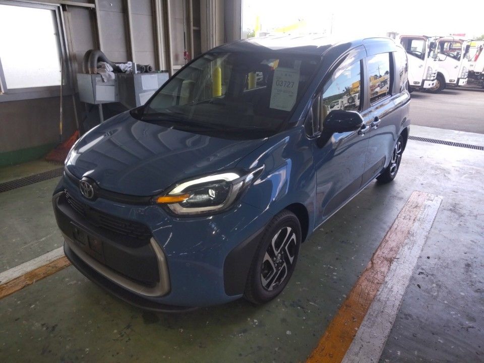 2025 Toyota Sienta Japan auction vehicle