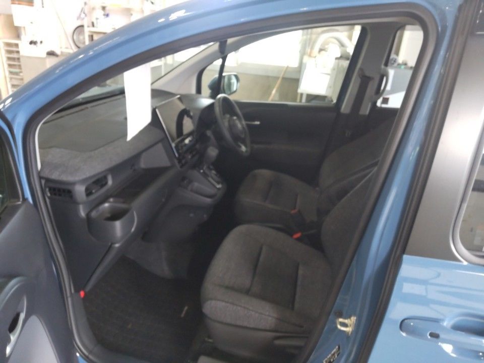 2025 Toyota Sienta auction photo 16