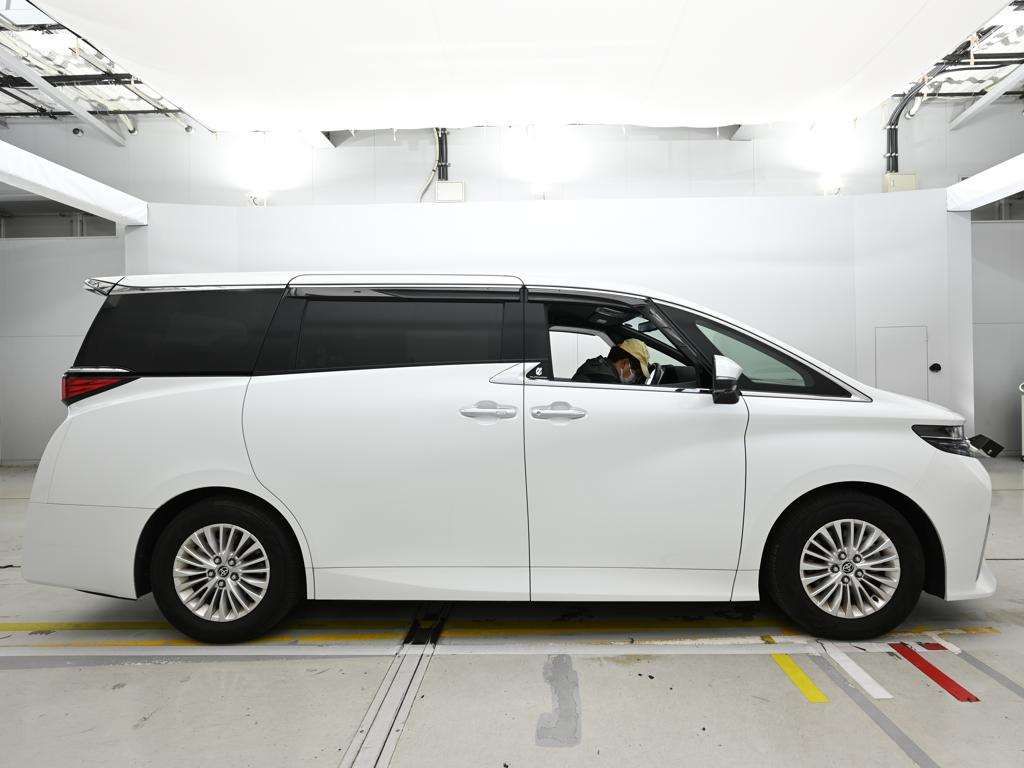 2025 Toyota Alphard X 4WD auction photo 3