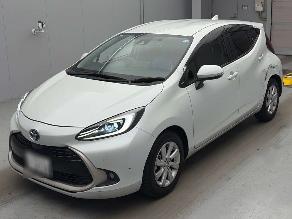 Japan Auction Vehicles 4 2021 Toyota Aqua Z auction photo