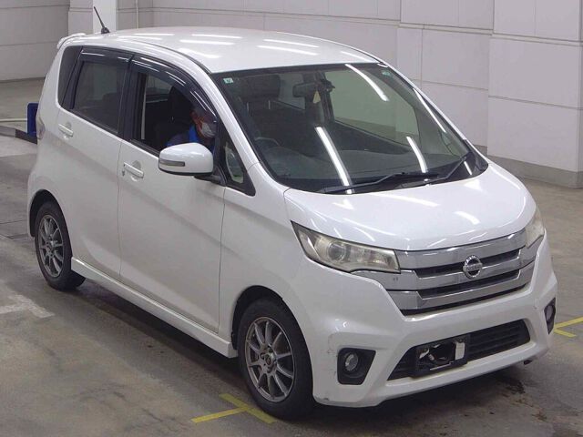 2013 Nissan Dayz Highway Star X 4WD Japan auction vehicle
