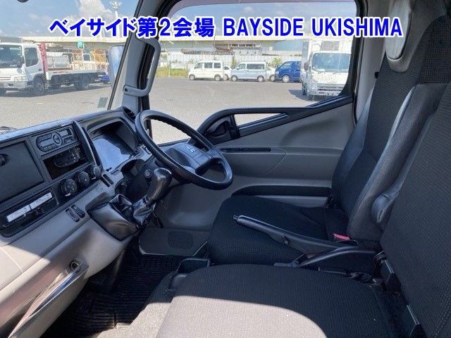 2016 Mitsubishi Fuso Canter Panel van auction photo 4