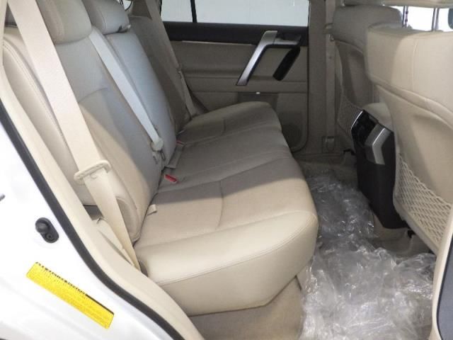 2023 Toyota Land Cruiser Prado 4WDTX L Package auction photo 6