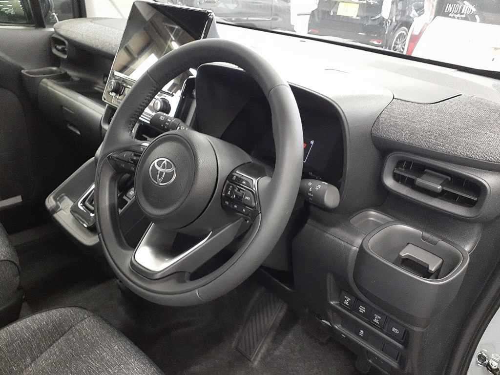 2026 Toyota Sienta Hybrid Z auction photo 9