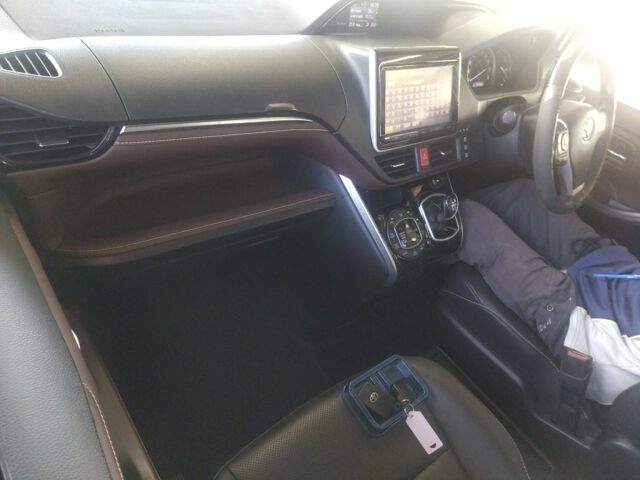 2015 Toyota Esquire HV GI auction photo 3