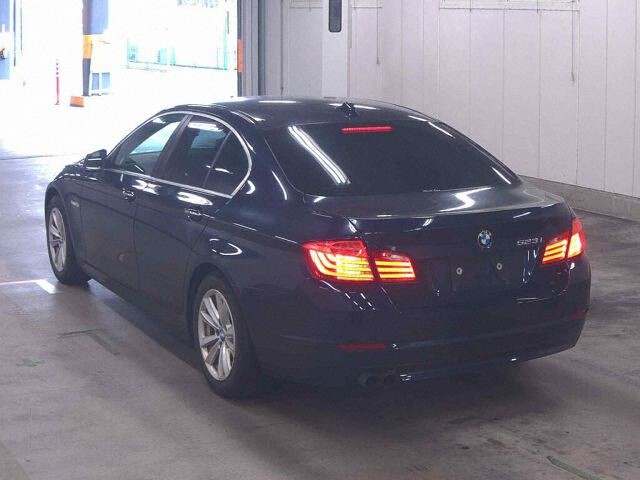 2011 BMW 5 Series 523Iハイラインパッケ auction photo 2