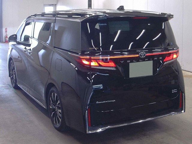 2025 Toyota Vellfire Executive Lounge 4WD auction photo 2