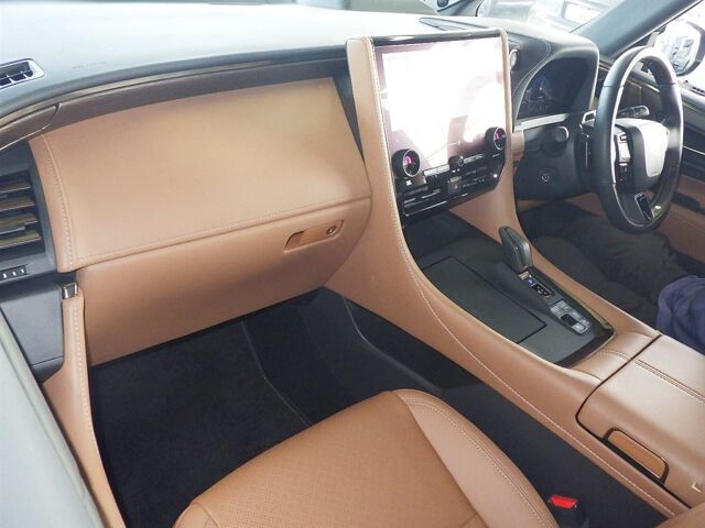 2025 Toyota Vellfire Executive Lounge 4WD auction photo 3