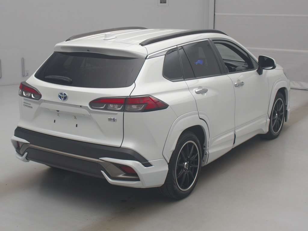 2022 Toyota Corolla Cross ハイブリッド Z 4WD auction photo 2