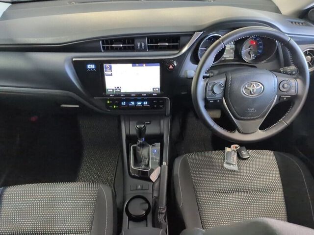 2015 Toyota Auris 150X Sパッケージ auction photo 3