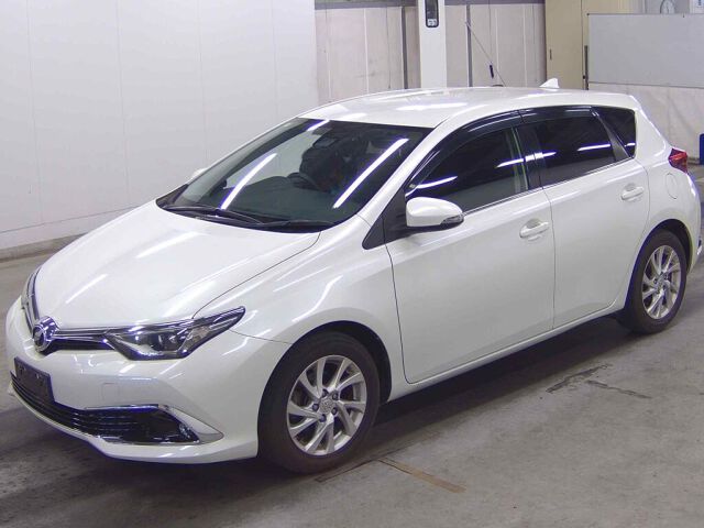 2015 Toyota Auris 150X Sパッケージ auction photo 4