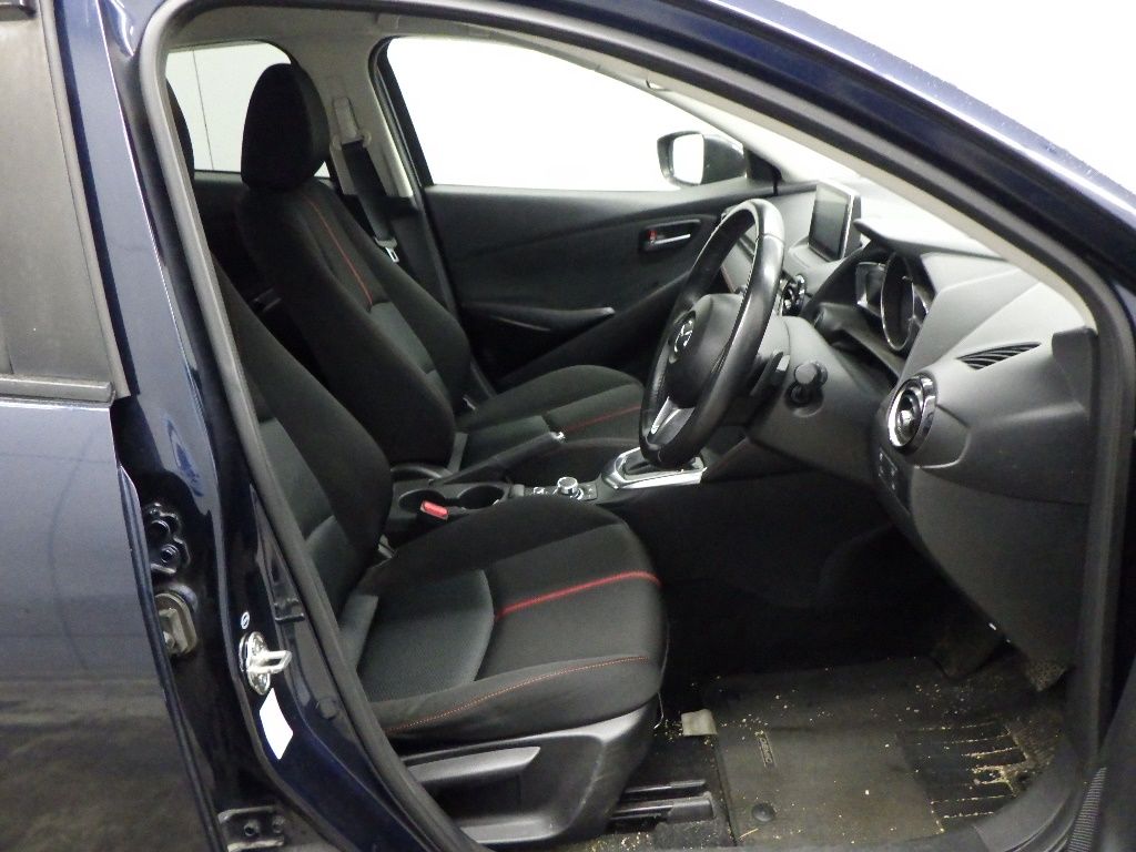 2016 Mazda Demio XDツーリング auction photo 6