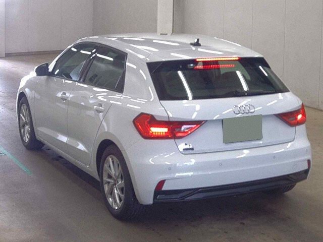 2025 Audi A1 Sportback 25TFSI Adnavi auction photo 2