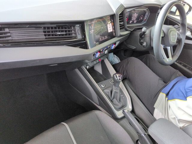 2025 Audi A1 Sportback 25TFSI Adnavi auction photo 3