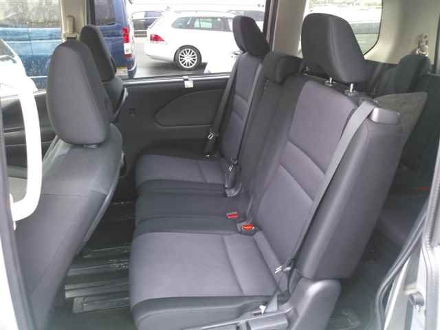 2022 Nissan Serena S auction photo 9