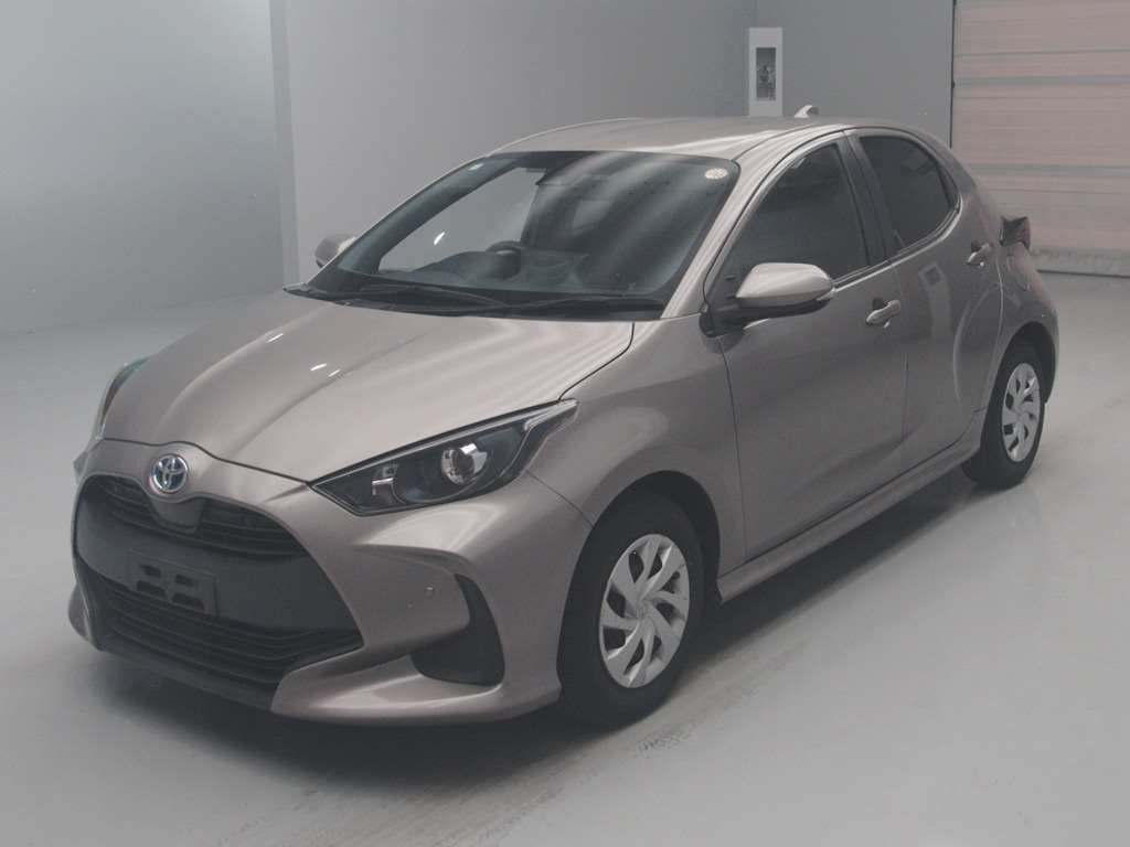 Japan Auction Vehicles 4 2021 Toyota Yaris Hybrid X auction photo
