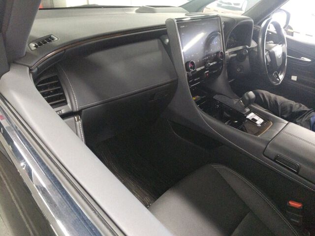 2024 Toyota Alphard Z auction photo 3