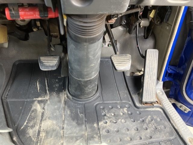 2009 Isuzu Elf ヒラ auction photo 4