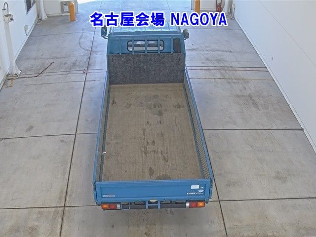 2016 Mitsubishi Fuso Canter Hira auction photo 3