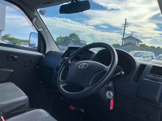 2014 Toyota TownAce Van DX auction photo 3
