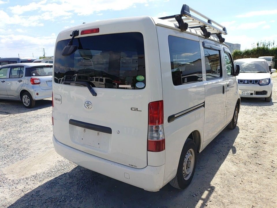 2018 Toyota TownAce auction photo 2