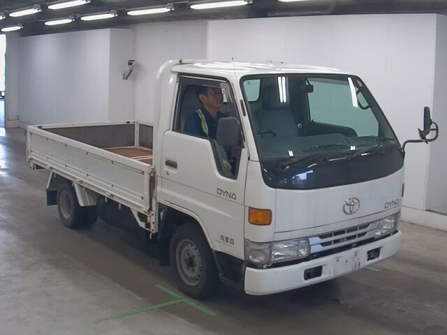 Japan Auction Vehicles 8 1999 Toyota Dyna auction photo