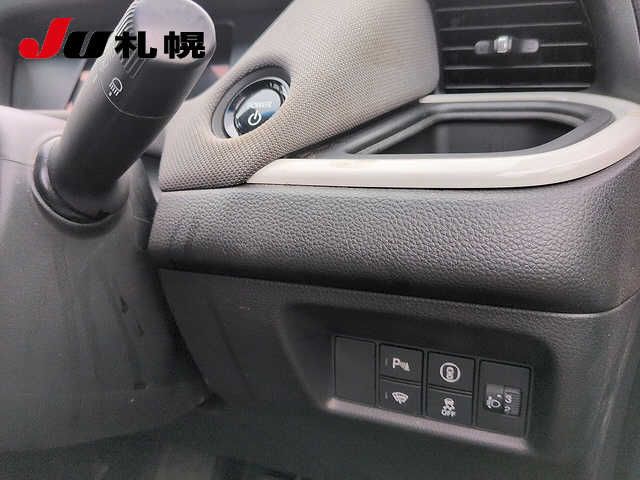 2022 Honda Fit 4WD e:HEVクロスター auction photo 4